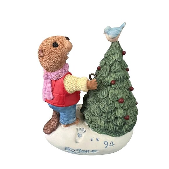 Hallmark Ornament Eager for Christmas Beaver 1994 Figurine Tree Scene Holiday De - Picture 3 of 6